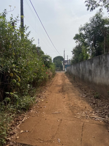 Bán nhà và đất diện tích 60m mặt tiền chạy sâu 25m có 400m thổ cư trên đất có nhà xây kiên cố