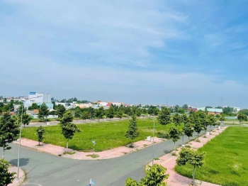 Gấp: Cần bán lô đất ngộp ( Sổ Hồng Riêng)