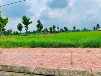 Cần bán lô đất 100m² mặt tiền đường 15m Sổ Hồng Riêng