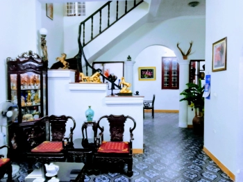 Bán gấp nhà phố Khương Trung, DT 132 m2, đường ô tô, sổ hồng