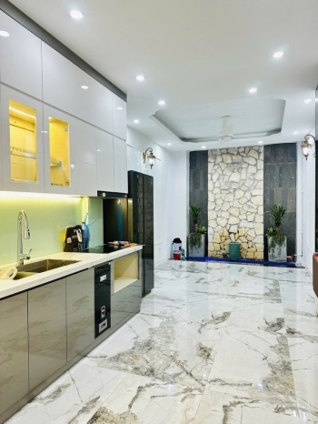 💎 Nhà đẹp 6 tầng thang máy – Lô góc – Ngõ thông – Gần phố Hoàng Quốc Việt kéo dài Diện tích 45m², mặt tiền 5m, thiết kế hiện đại, nhỉnh 13 tỷ