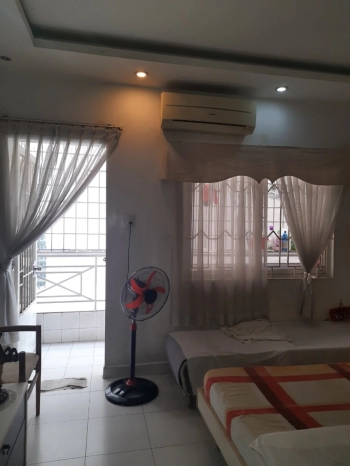 Con rước về quê ở , nên Cần bán gấp CH chung cư Quận 5