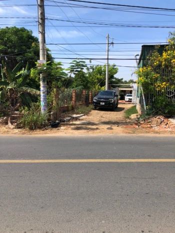 Bán 2400m2 có 2100 Thổ Cư , trồng nhiều cây hoa kiểng