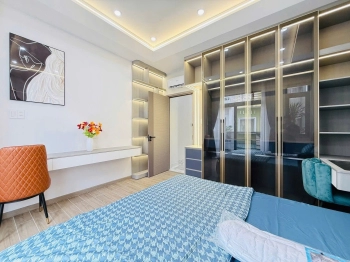 CHỦ NHÀ KẸT TIỀN CẦN BÁN GẤP CĂN 1 TRỆT 2 LẦU FULL NỘI THẤT ĐỐI DIỆN TRƯỜNG TIỂU HỌC ĐỊNH HOÀ 2 Giá: 2ty950 Vị trí : KP7- phường Định Hoà- Tp Thủ Dầu Một