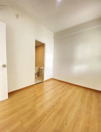 Chủ nhà kẹt tiền bán gấp căn hộ Sài Gòn Intela 55m2 giá 1.425 tỷ tặng 70tr tiền nội thất. Giá tốt