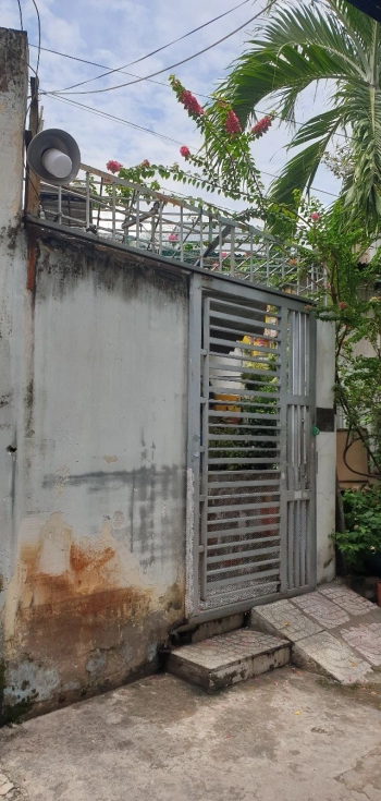 Bán nhà Quận 8 gần cầu Chà Và, chợ Xóm Củi - 4x14m - 3PN - Có sân trước nhà giá 3 tỷ SHR