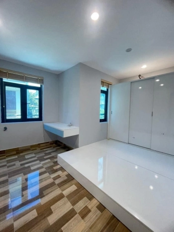 NHÀ CẨM THẠCH CÁCH ĐƯỜNG QUỐC LỘ 50M