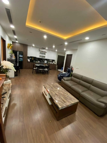 cần đổi chủ CH Luxury Park View, Cầu Giấy, tầng đẹp 70m2 - 2PN full giá 3,8 tỷ bao phí
