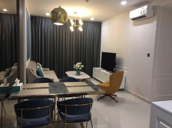 Cho thuê căn hộ Saigon Royal, 2PN, view sông, nhà thiết kế đẹp, giá 26 triệu.