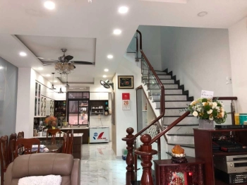 Cần chuyển nhà bán, nhà phố 5x20m (HĐMB) 1 trệt 2 lầu, 1 tum, 4 PN. Giá 17 tỷ. Đầy đủ nội thất