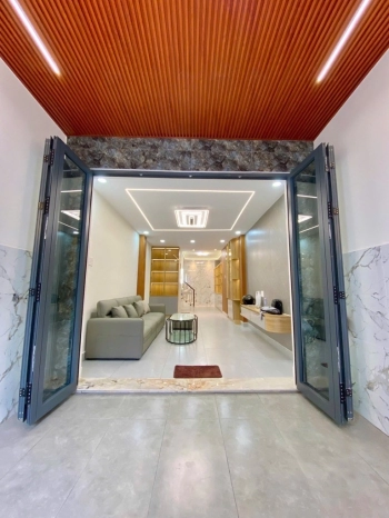 FULL NỘI THẤT 4 TẦNG NGÃ TƯ 4 XÃ - 48M2 - HXH - GIÁ NHỈNH 6 TỎI