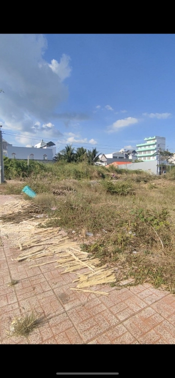 BÁN NỀN 2 MẶT TIỀN - KDC VỊNH TRE