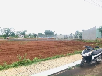 Cần tiền trả nợ bán gấp đất ba mẹ cho  250m2 giá 550tr ngay chợ 