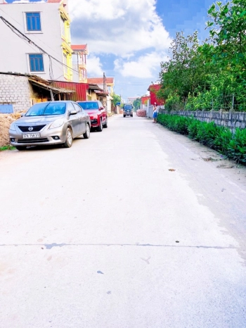 Đất 2 mặt tiền Thiện Phiến- Tiên Lữ, đường ô tô đỗ cửa, đang có dự án mở đường rộng hơn. 