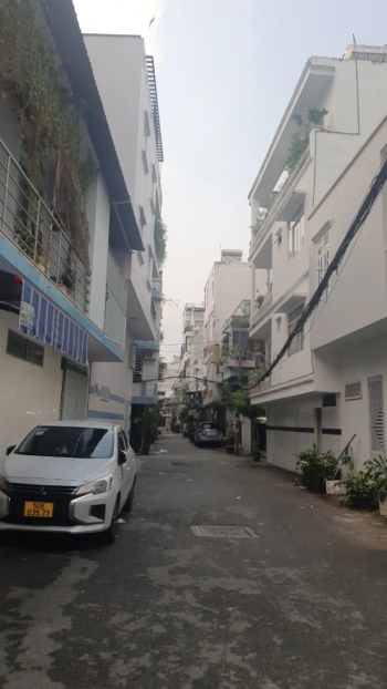 Bán nhà Đẹp Rẻ Đoàn Văn Bơ Ngang 3.5 x9.35- đúc 5 tấm cách Q 1 - 70 m có 5 tỷ..