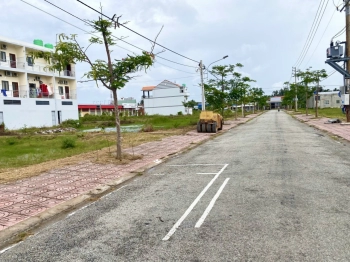 BÁN ĐẤT NỀN Ở TRUNG TAM THỊ TRẤN THẠNH PHÚ