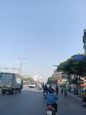 Cho thuê nhà MẶT PHỐ nguyên căn, MẶT TIỀN LỚN,vỉa hè rộng, thông sàn, Q. HOÀNG MAI, 60m2x3T, MT 8m, KINH DOANH 0944 140451
