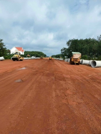 Đất sào hơn 2000m2 nằm ngay tuyến số 2 QH42m của KCN Becamex, nằm giữa lòng 3 KCN lớn nhất Đồng Phú