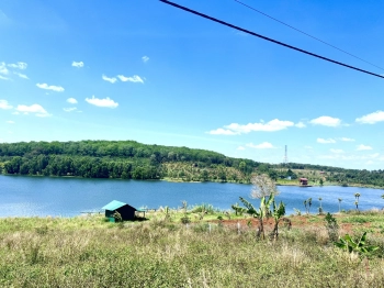 Cực phẩm bên Hồ Đắk Sin. Diện tích 1200m2. Thổ cư 200m