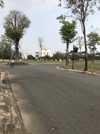 Bán đất ngộp Five Star Eco City Phước Lý Cần Giuộc Long An giá 2tỷ6/100m2 gần cổng chính khu biệt thự sổ hồng riêng 