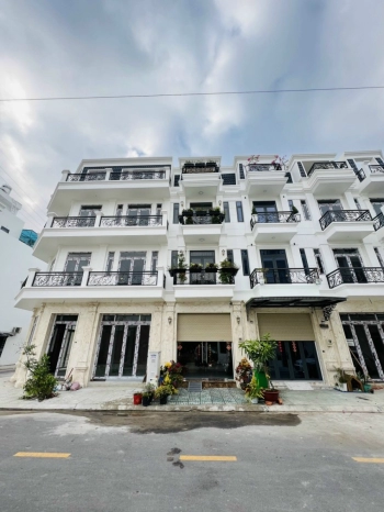 BÁN NHÀ GẦN KHU DU LỊCH ĐẦM SEN 1 TRỆT 3LẦU KHU COMPOUND AN NINH CAMERA BẢO VỆ CANH CỔNG 2