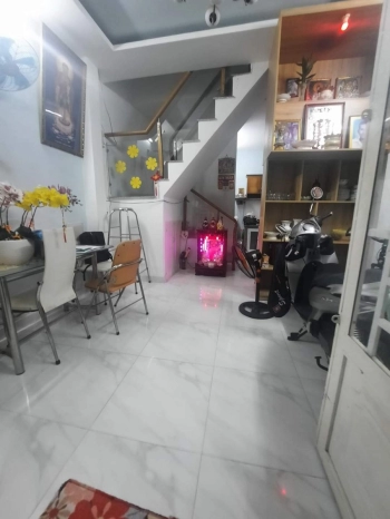 Bán nhà nhỉnh 2tỷ huỳnh tấn phát phú mỹ quận 7.