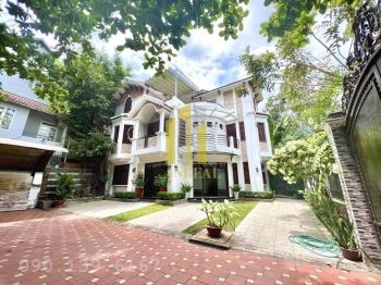 Biệt thự 300m2 - Sân để 4 xe hơi - Giá 70 triệu