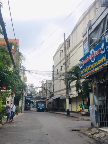 hẻm 5m,trung tâm Q10,giá chỉ 100tr/mv,sổ sẵn