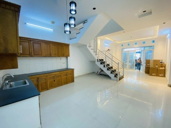 Nợ NH  Rất Gấp Bán nhà Bành Văn Trân 48m2 5 tầng, 6PN, giá chỉ 6 tỷ5