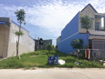 DÍNH TRÁI PHIẾU, CẦN TIỀN MẶT, TÔI MUỐN BÁN GẤP LÔ ĐẤT NẰM GẦN CHỢ ĐẦU MỐI