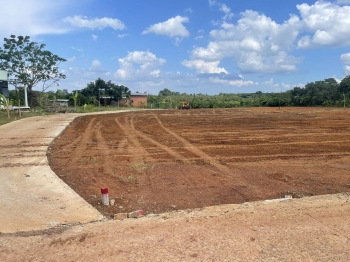 BÁN NHANH GÓC 307M2 SÁT CHỢ TRONG THỊ XÃ, VIEW CAO TIỆN MỞ QUÁN CAFÉ. GIÁ 360 TRIỆU