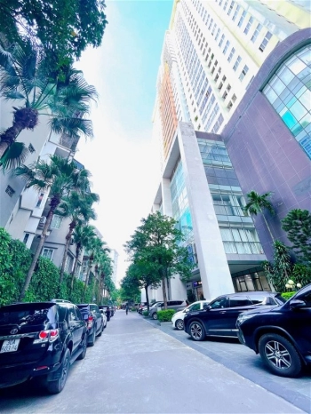 Cần bán 3PN chỉ với 4.4 tỷ, DT 160m2 lô góc view thoáng sổ đỏ CC lâu dài