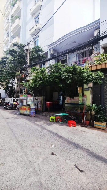 Nhà cũ tiện xây mới, HXT (4.8m x 15.7m) đường Ba Tháng Hai Phường 14 Quận 10