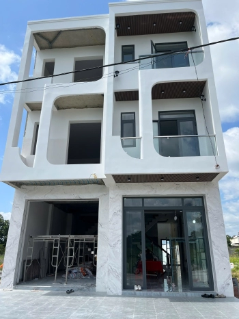 🏘NHÀ ĐẸP MỚI XÂY GIÁ FULL 3ty560 TL NẰM NGAY TRUNG TÂM THÀNH PHỐ THỦ DẦU MỘT