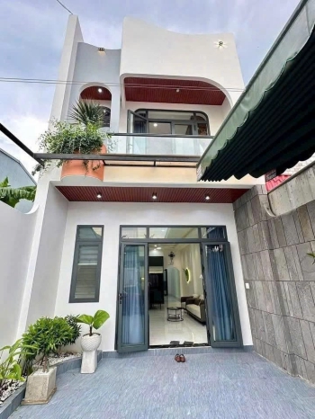 NHÀ LẦU ĐẸP MỚI HOÀN THIỆN PHƯỜNG TÂN TRIỀU 700 TRIỆU NHẬN NHÀ