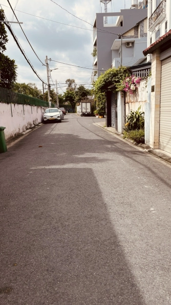 Nhà Phố 1 trệt 2 lầu GLC 300 4Matic Để Trong Nhà Thới An 16 P Thới An Q 12