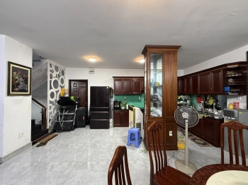 nhà 8x18m trệt + lửng + 1 Lầu đường 39 Phường Tân Quy Q7. giá 29 tỷ