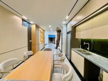 💥 NHÀ ĐẸP TRUNG TÂM QUẬN – MERCEDES ĐỖ CỔNG – NỞ HẬU – FULL NỘI THẤT – Ở NGAY HOẶC LÀM CHDV CỰC ĐỈNH 💥