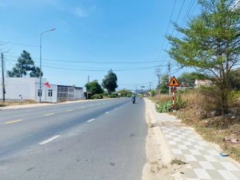 Bán Gấp 9x23(213m2) 100m2 Thổ, Nguyễn Chí Thanh, Tân Bình, LaGi Giá Tốt