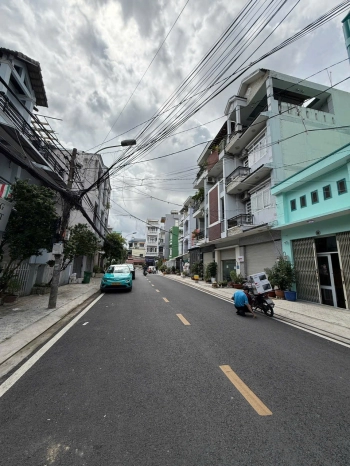 Bán đất tại Phạm Thị Ba, Phường Phú Thuận Q7. Dt 4x13 + 4x18+ 4,37x16m
